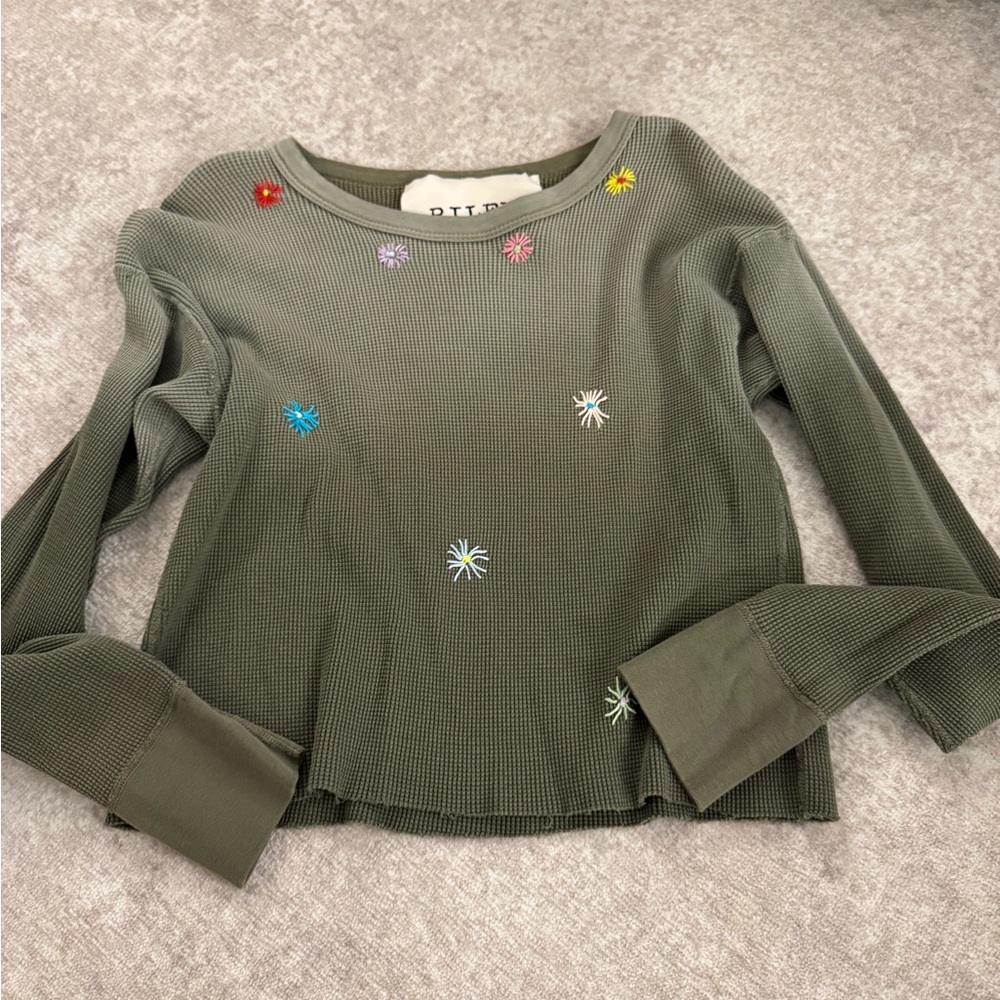 Waffle embroidered flowers cropped Long Sleeve Shirt
